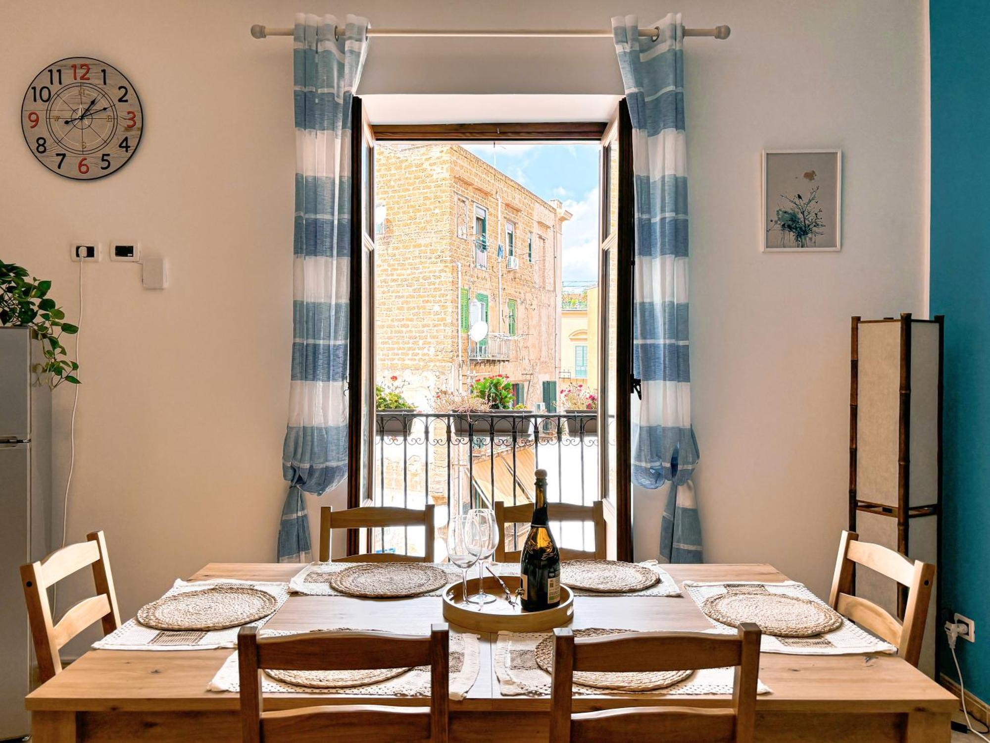 Casa Cassarelli In Centro Leilighet Palermo Eksteriør bilde