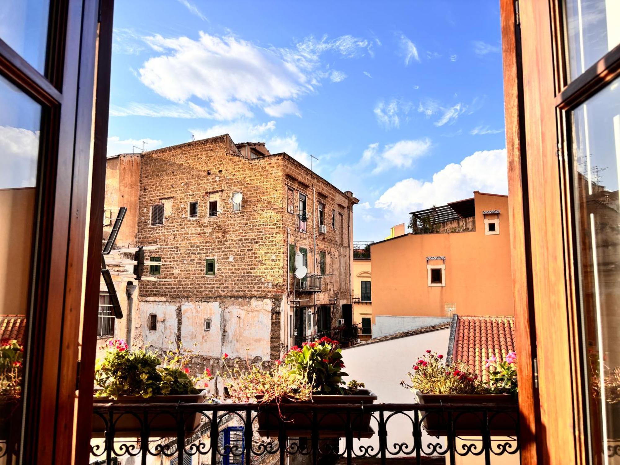 Casa Cassarelli In Centro Leilighet Palermo Eksteriør bilde